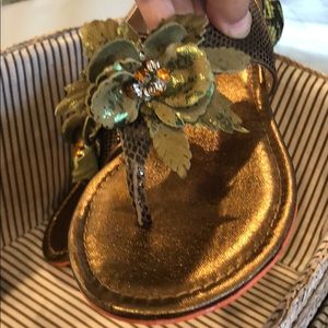 cute green & bronze Poetic License brand Sandals